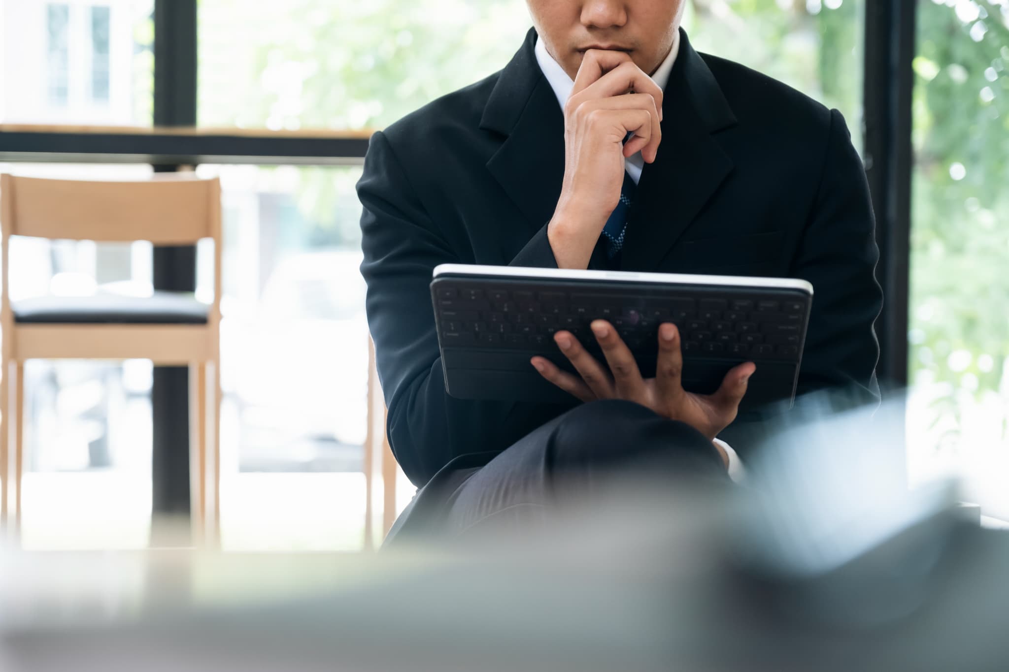 転職エージェントは本当に必要?|活用すべき人と自分で動くべき人の違い